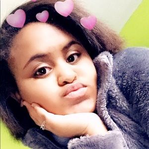 Meet your Posher, Maya